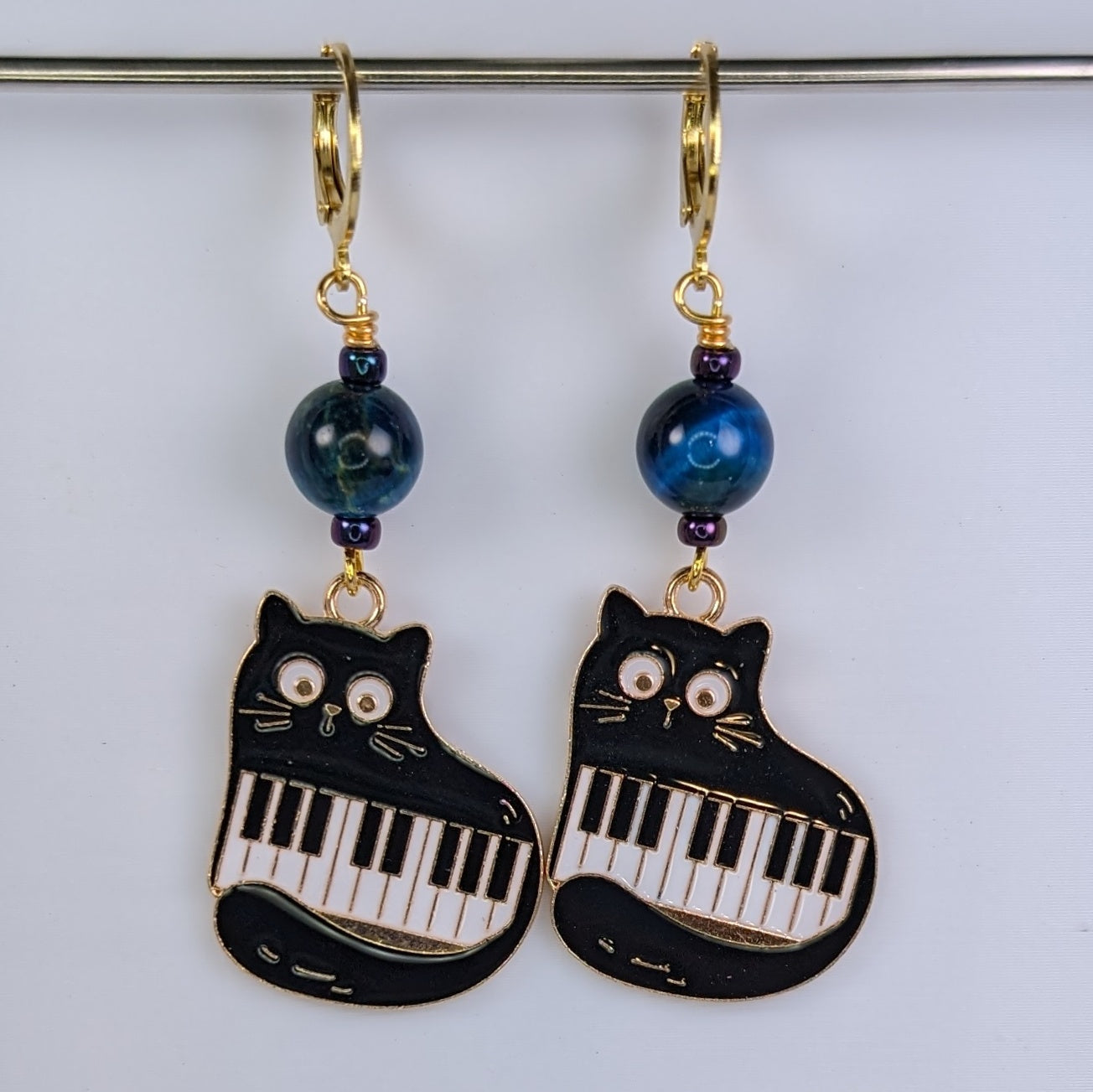 It's a Meow-sical Markers & Earrings